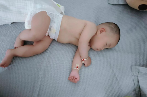 江西宝宝肠胀气的症状