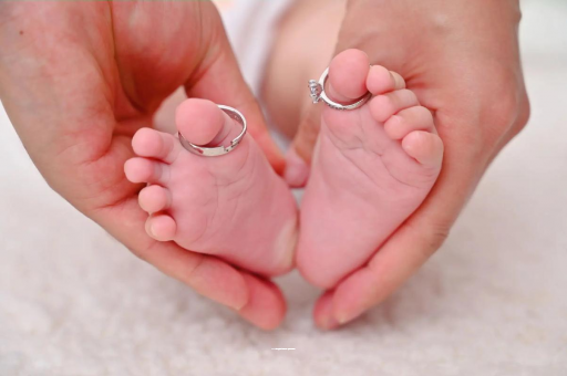 江西怀孕肚子一边高一边低